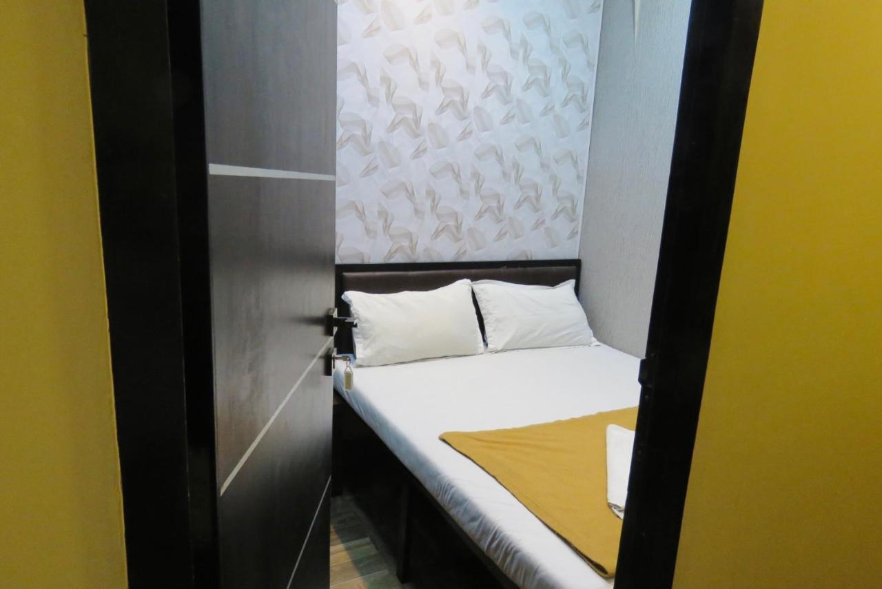 מומביי Hotel Shabana - Colaba Causeway מראה חיצוני תמונה