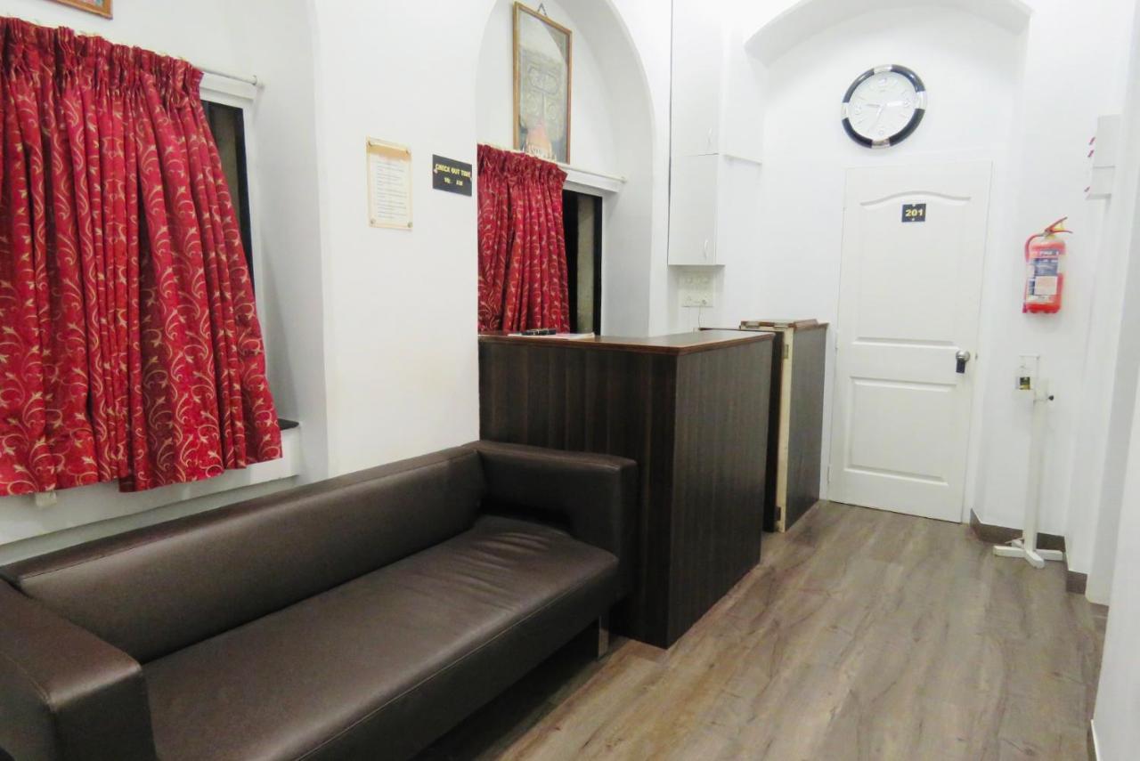 מומביי Hotel Shabana - Colaba Causeway מראה חיצוני תמונה
