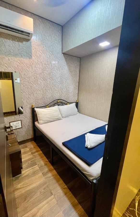 מומביי Hotel Shabana - Colaba Causeway מראה חיצוני תמונה