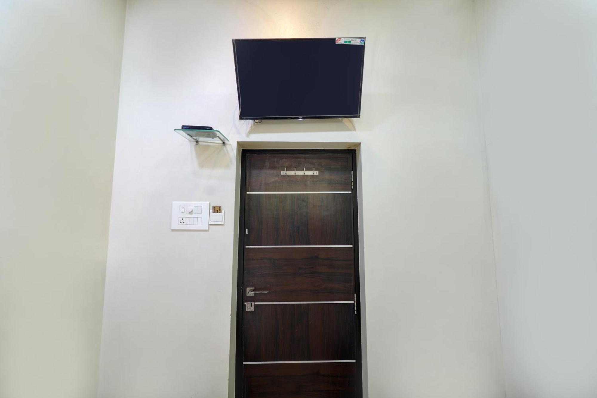 מומביי Hotel Shabana - Colaba Causeway מראה חיצוני תמונה