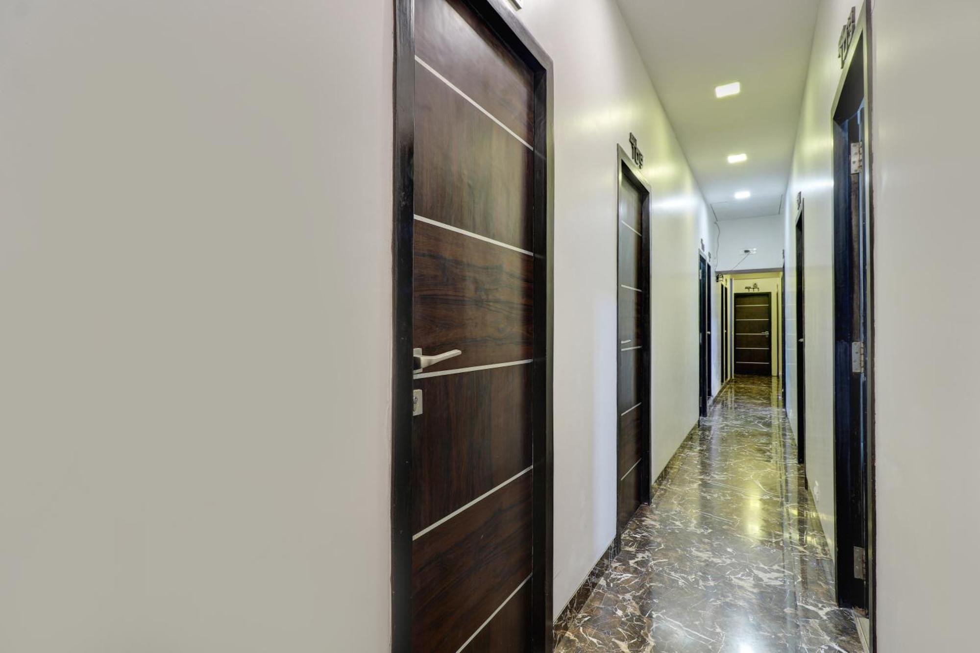 מומביי Hotel Shabana - Colaba Causeway מראה חיצוני תמונה