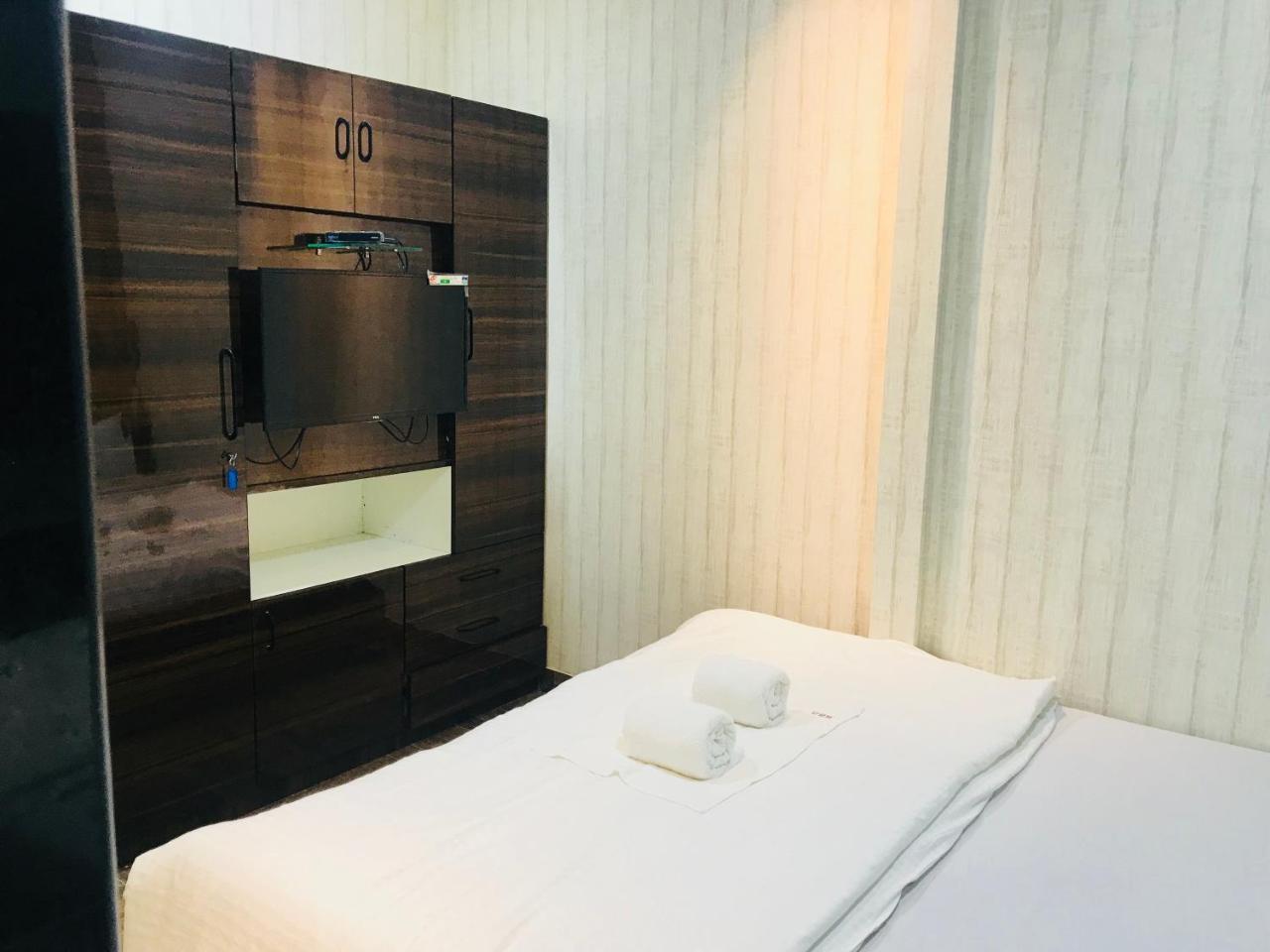 מומביי Hotel Shabana - Colaba Causeway מראה חיצוני תמונה