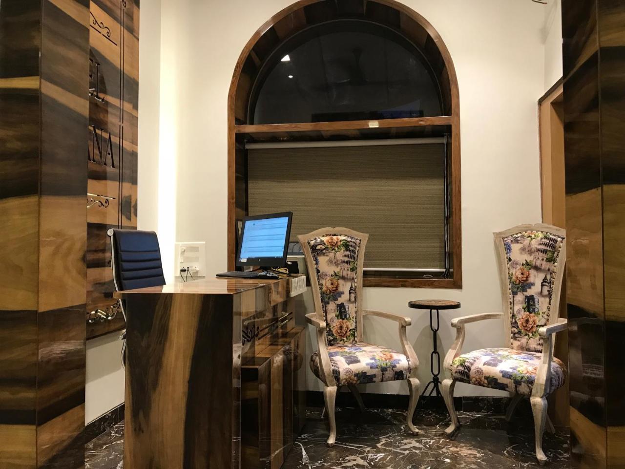 מומביי Hotel Shabana - Colaba Causeway מראה חיצוני תמונה